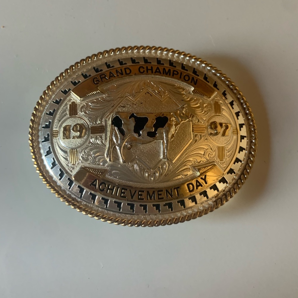 Vintage cattle belt buckle